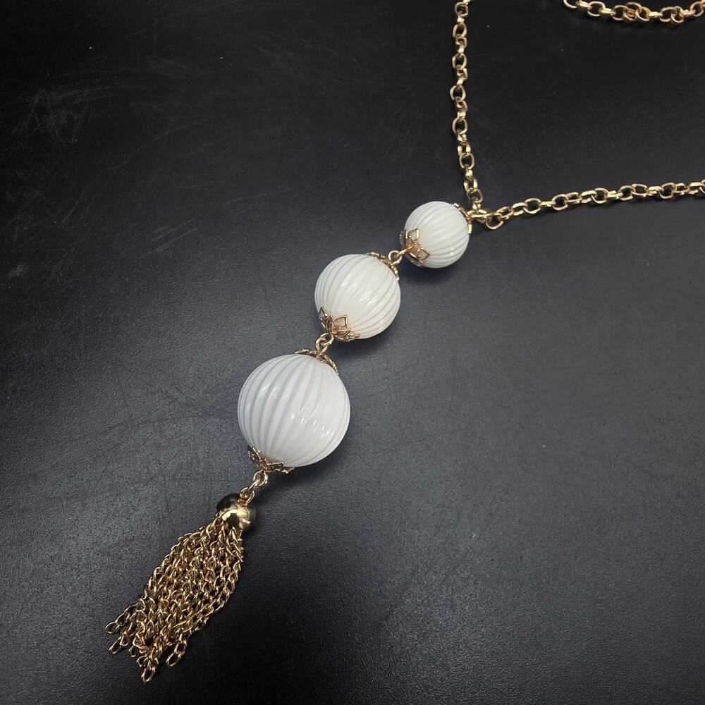 Sarah Coventry Gold Tone White Tassel Necklace Pendant Vintage Jewelry